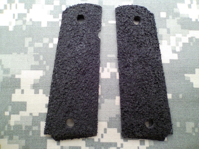 stippled1911grips.jpg