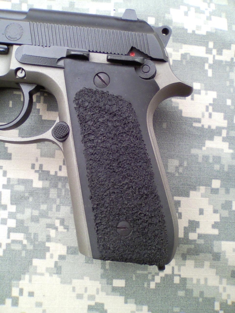 stippled1911grips.jpg